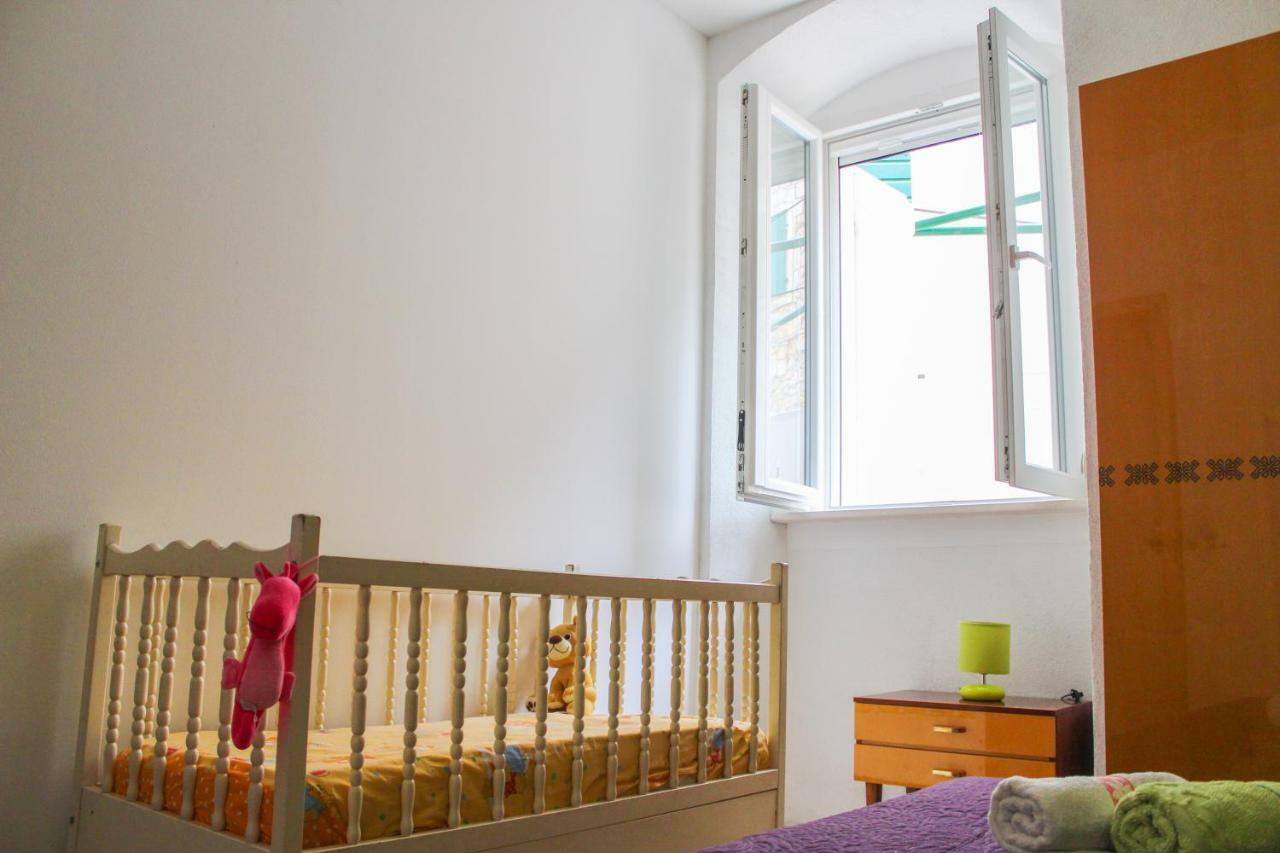 Apartment Dalmatian Rustical Feeling Postira Esterno foto